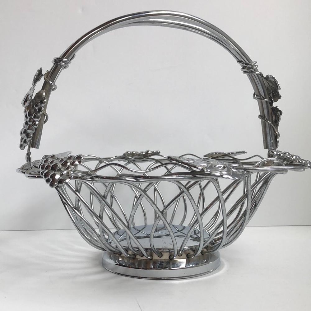 Godinger Silver Art Co. heavyweight silver fruit basket with grapes and leaves